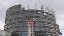 Právo na opravu a konec kazítek. Začala poslední schůze nynějších europoslanců