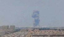 Obří exploze v Číně. Chemičku pohltily plameny, valí se oblaka dýmu