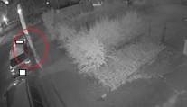 Vandal v Českých Budějovicích poškrábal 30 aut. Škody přesahují statisíce