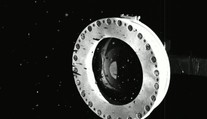 NASA řeší problém, sonda ztrácí vzácné vzorky z planetky Bennu