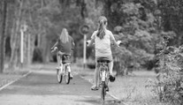 Na školním cyklovýletu zemřela studentka. Nepřežila srážku s autem