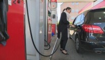 Benzín a nafta rázně zdražují. Stropovat ceny není dobrý nápad, řekl expert