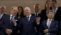 Nic moc úplatek, ani na letadlo. Majitel Liberce ostře reaguje na miliony od FIFA