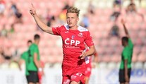 Ligisté jsou blízko k udržení. Úvodní zápasy zvládly Pardubice i Zlín