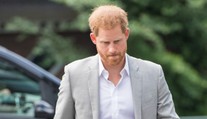 Princ Harry obvinil královskou rodinu ze spiknutí. Za vším je William, tvrdí