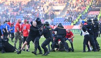 GLOSA: Český fotbal pro fanoušky? Chuligánům patří doživotní zákaz