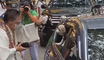 Náboženství budoucnosti: První drive-thru požehnání pro domácí mazlíčky