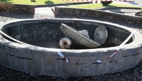 Fotbalové oslavy se změnily v tragédii. Na chlapečka (†13) se zřítila fontána