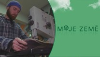 Rus ze skateboardů na vyhození vyrábí designové kousky