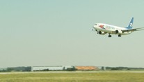 Lidé strávili noc na letišti ve Varně. Letadlo Travel Service nepřiletělo