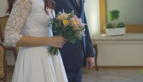 Vláda navrhuje změny kolem svateb. Pomohou stejnopohlavním párům