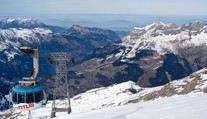 Ve Švýcarsku se zřítila lanovka, jeden člověk zemřel. Na místě zasahovali záchranáři