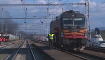 Vlaky v Hustopečích mají znovu jezdit už v červnu. Dopravu zastavil požár benzenu