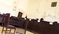 Soudce nepíše rozsudky včas, odsouzení běhají na svobodě