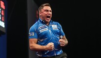 Gerwyn Price je ve čtvrtfinále, zavíral stylově přes střed