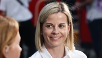 Wolffova žena podala trestní oznámení na FIA. Jsem na ni hrdý, říká Hamilton