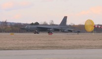 Na letišti v Mošnově přistál americký bombardér. Armáda zveřejnila VIDEO
