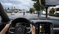 Moderní auta vám můžou zničit telefon. Dejte pozor při focení a natáčení, varuje automobilka