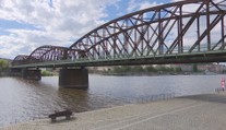 Železniční most nakonec zůstane, uvedl ministr Kupka. Čeká ho rekonstrukce