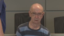 Muž, který střílel na pracovnici herny, stojí před soudem. Hrozí mu doživotí