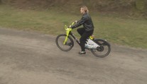 Sdílená kola v Plzni rozdělila obyvatele. Je to hrozný šrot, stěžují si někteří