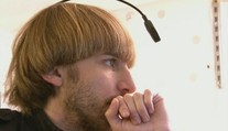Z části robot a z části člověk: Británie má prvního oficiálně uznávaného kyborga!