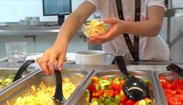 Do školních jídelen míří nové jídelníčky. Hnutí ANO se nelíbí a chce je změnit