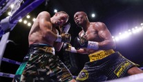 Veterán UFC si připsal výhru v boxu. Porazil syna mexické legendy