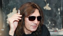 Aleš Brichta musel do nemocnice. Při polykání prášků si zlomil nos