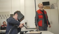 Některé české školy modernizovaly. Žáci se ve virtuální realitě učí i svařovat