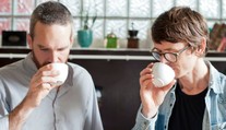 Místo kávy cítíte ponožky? Vědci řekli, co znamená nepříjemný následek covidu