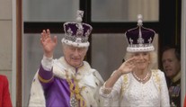Rok s Karlem III. na trůnu. Lidé si na něj rychle zvykli, říkají komentátoři