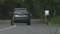 Nevraživost mezi cyklisty a motoristy: 80 % Čechů by uvítalo více ohleduplnosti