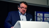 Král se opřel do Dědka: Kandidaturu stáhl, protože je sám trestně stíhán. ČSLH přitakává
