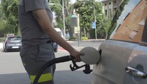 Vláda znovu upravila maximální ceny paliv. O víkendu budou limity ještě nižší