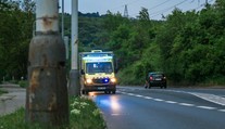 Muž na Rychnovsku se válel v příkopu s šesti promile. Navíc byl hledaný