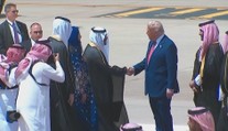 Trump dorazil do Rijádu. Jednat chce o obchodu a investicích