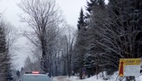 Orlické hory opět plné turistů! Dopravu na místě musela řidit policie