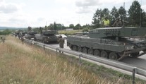 Česko brázdily tanky Leopard. Armáda cvičila jejich přesun po dálnici