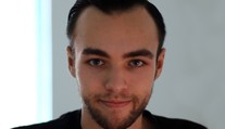 Hacker ukradl data za 2 a půl miliardy. Skrývá se v Česku! FOTO