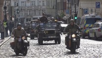 Motorky i auta z druhé světové války. Českem projel historický konvoj