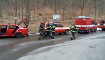 Muže v jeskyni zavalila skála. Záchrana trvala několik hodin