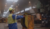 Lidé z Liberty Ostrava jsou stále doma. Přišli o třetinu mzdy, tisíc dalo výpověď