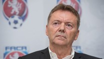 Berbr zaútočil na kolegu: Zlámal vůbec nepracuje!