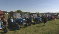 Tradiční závody traktorů. V Libčicích nad Vltavou se konal už šestý ročník