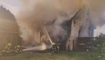 Chlapec si na Pardubicku vyráběl louč a namáčel ji v benzínu. Shořela stodola