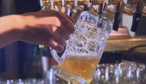 Českým pivovarům chybí sládci. Perou se o ně i v zahraničí