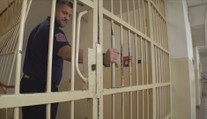 Za neplacení alimentů už nebude hrozit vězení. Vše se tím jen zhorší, bojí se samoživitelky