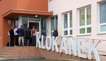 Covid v Klokáncích. Úřad nepovolil testování, říká Fond ohrožených dětí