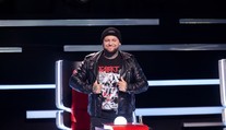Kali se zbavil pověstné kšiltovky! Podívejte se na jeho proměnu